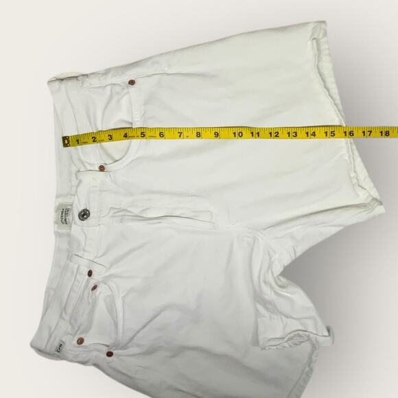 Citizens of Humanity | Marlow Distressed Denim Shorts | White | Size 29 - Picture 12 of 16